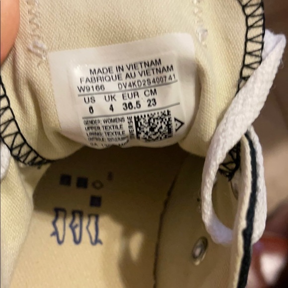 Converse - Picture 6 of 8